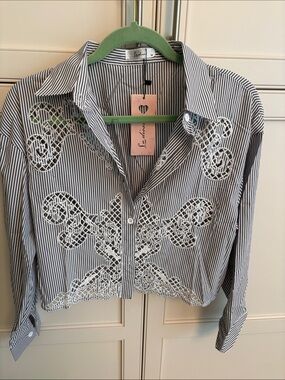 Le Lis Striped Black & White Cropped Button-Down Top